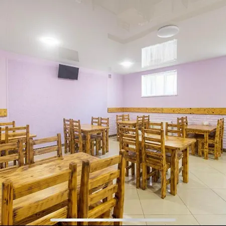 Han/Misafirhane Embrace Truskavets